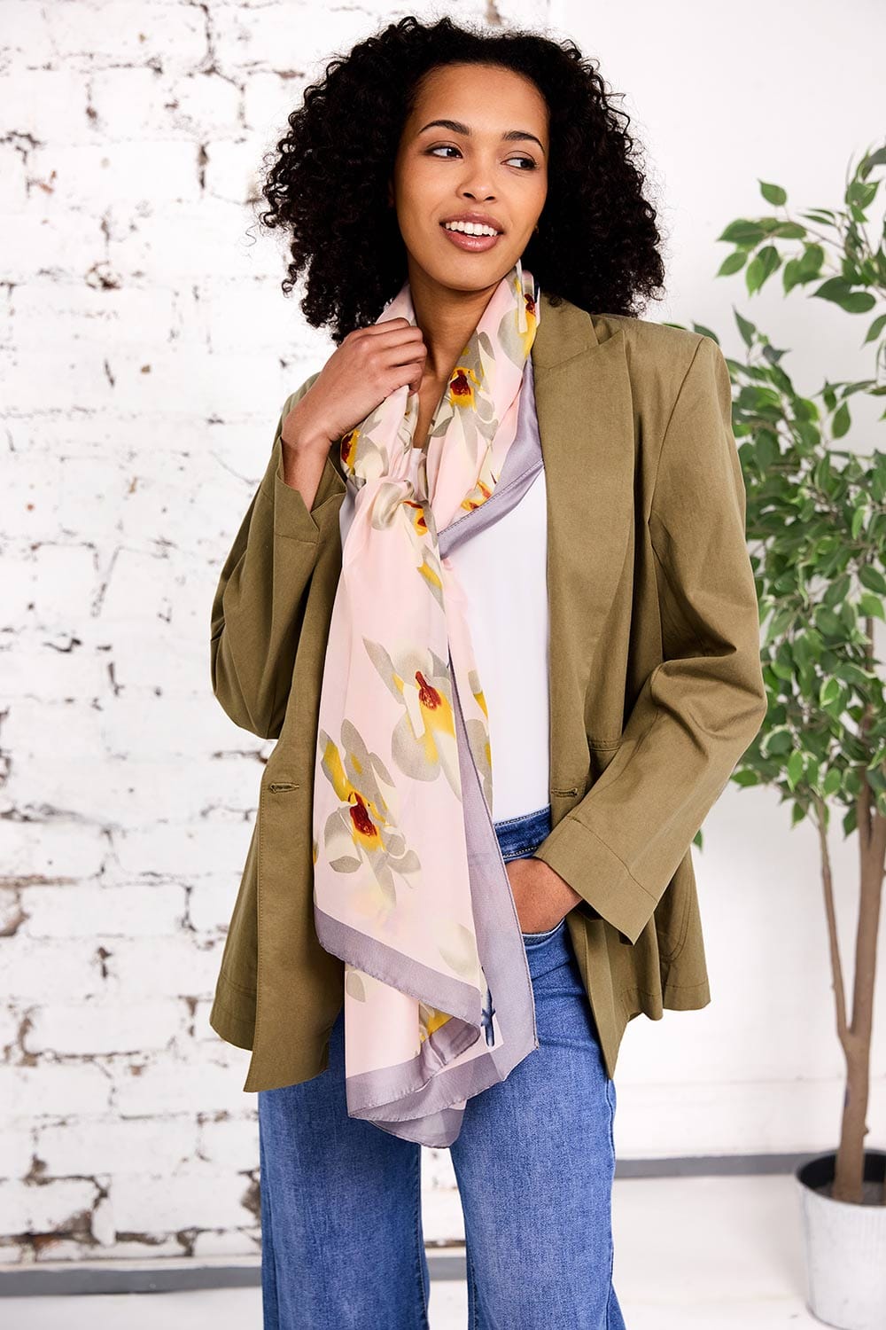 Nóra Floral Scarf