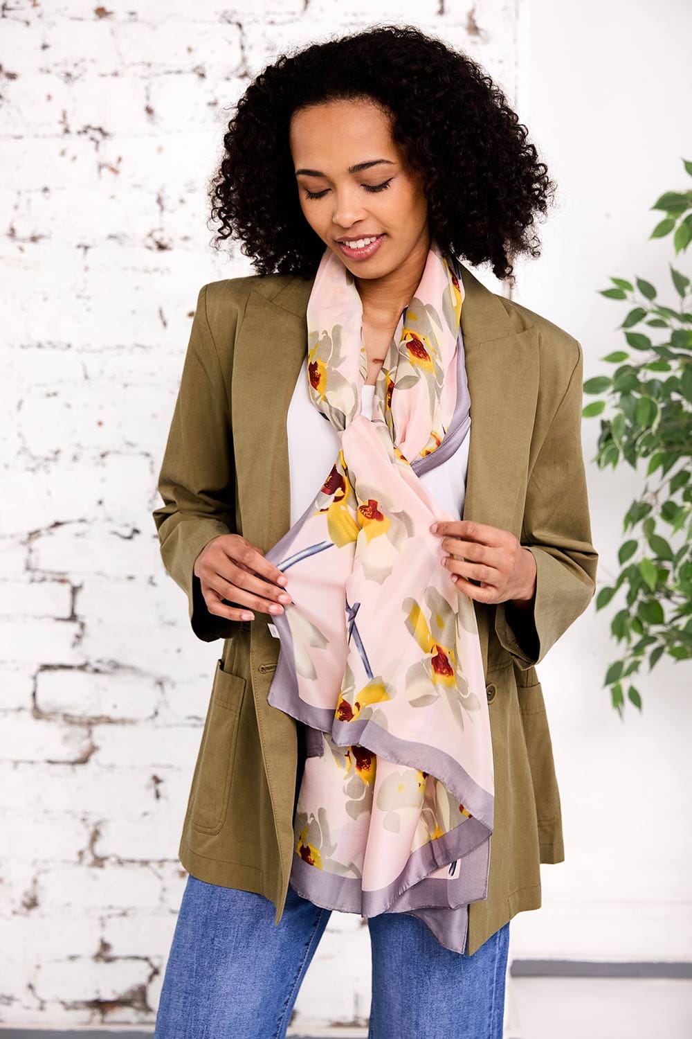 Nóra Floral Scarf