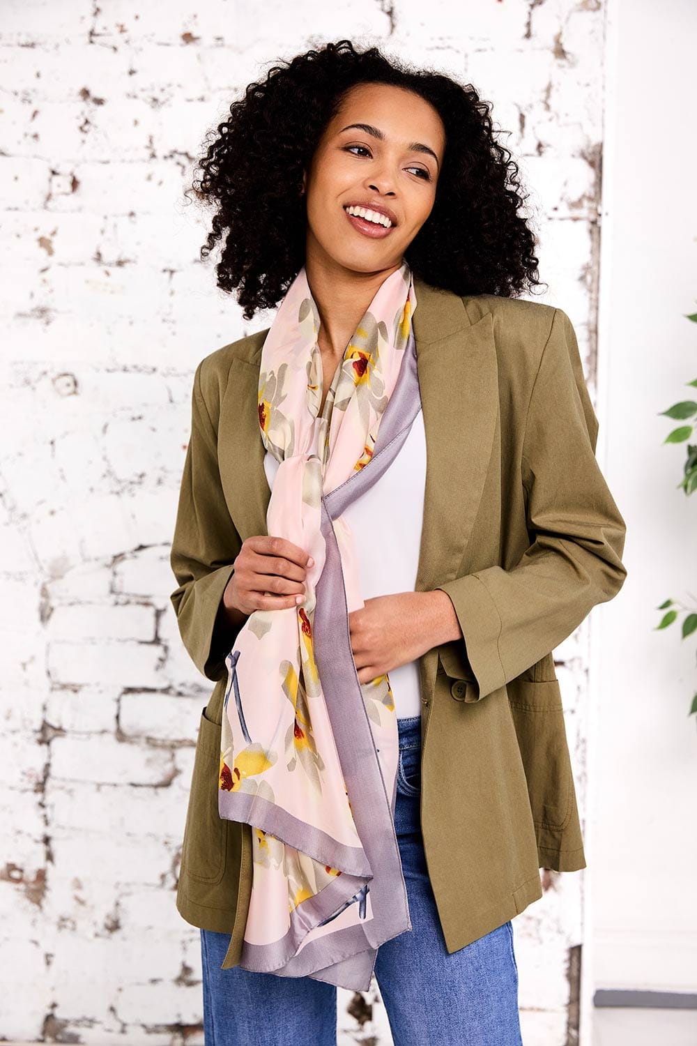 Nóra Floral Scarf