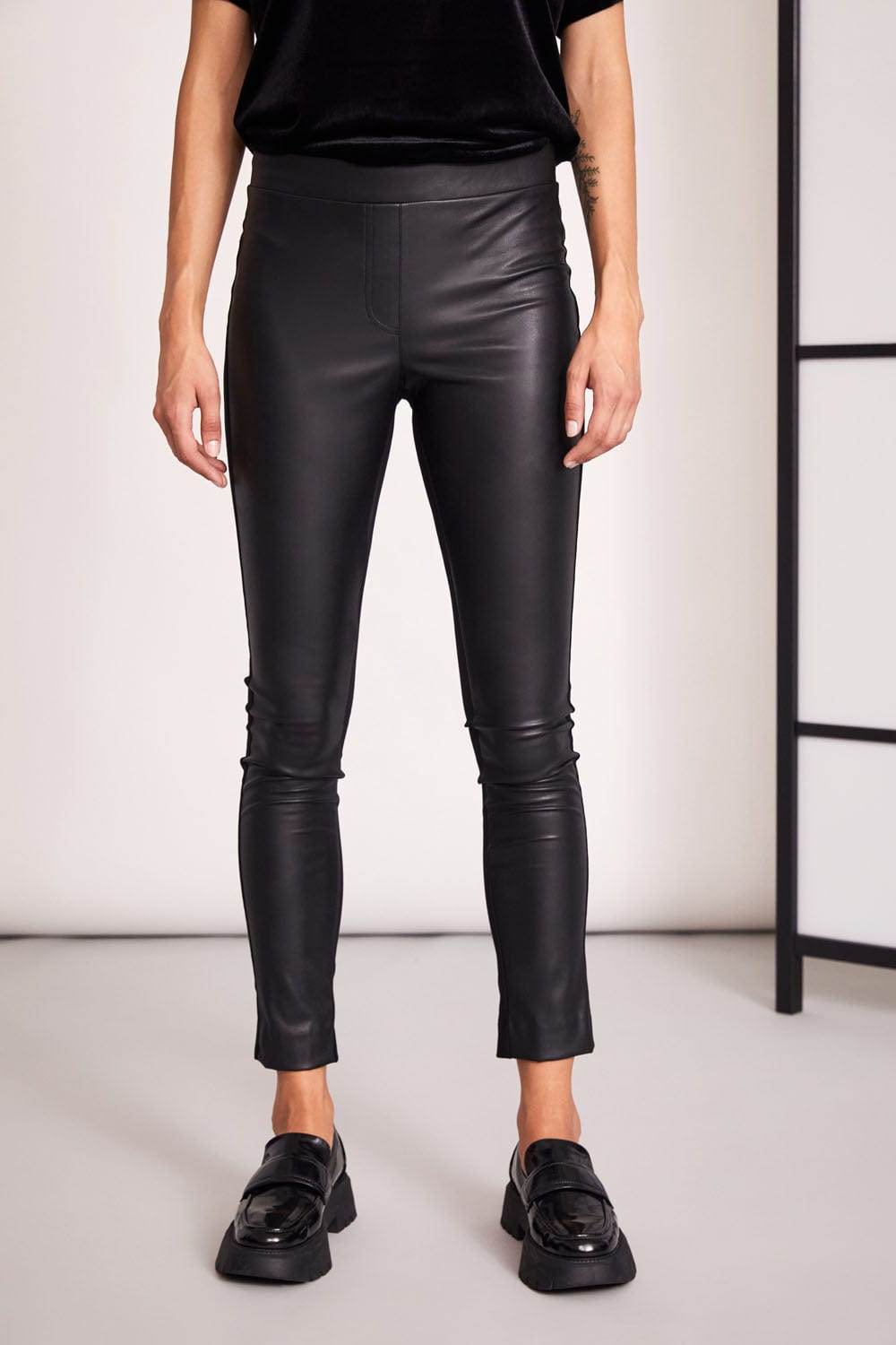 ART PREMIUM Pleather Legging