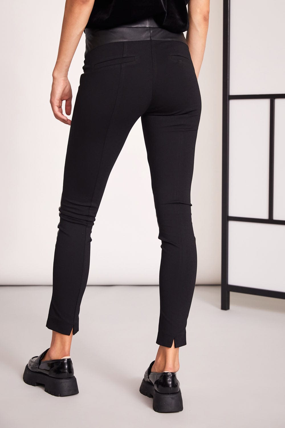 ART PREMIUM Pleather Legging