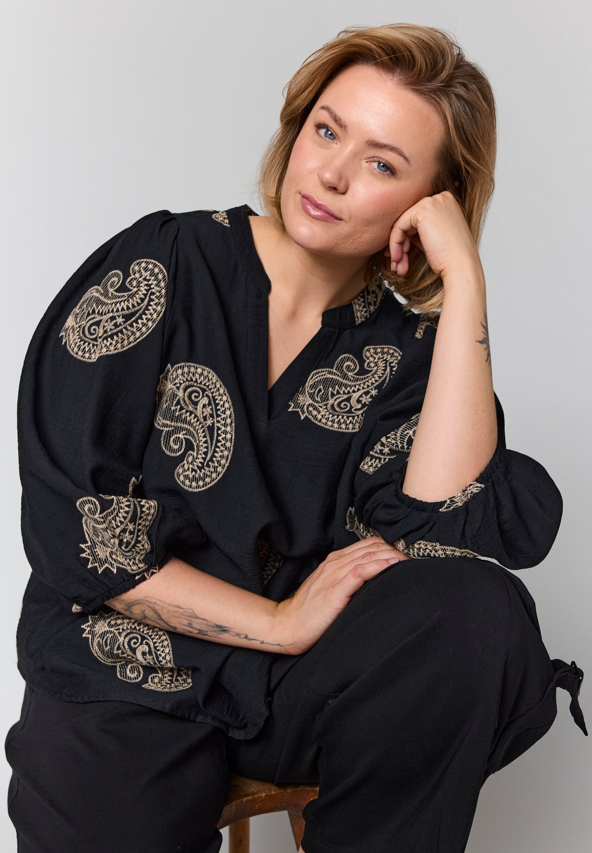 GOZZIP Paisley Print Blouse
