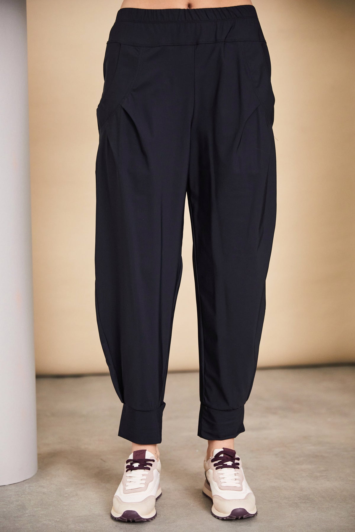 NAYA Tuck Trousers