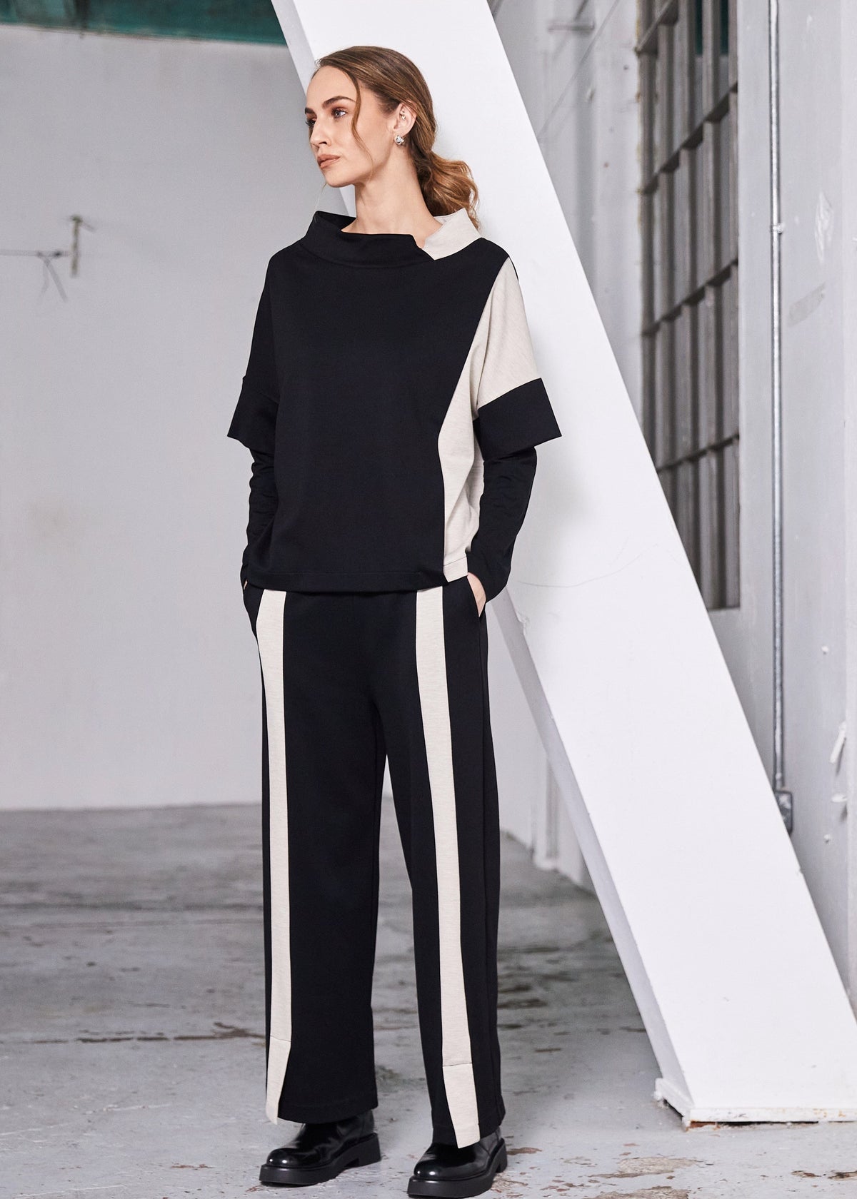 NAYA Contrast Stripe Trousers