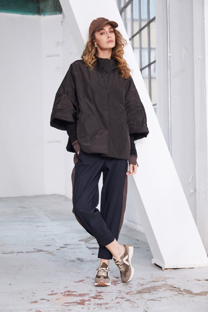 NAYA Contrast Stripe Tech Trouser