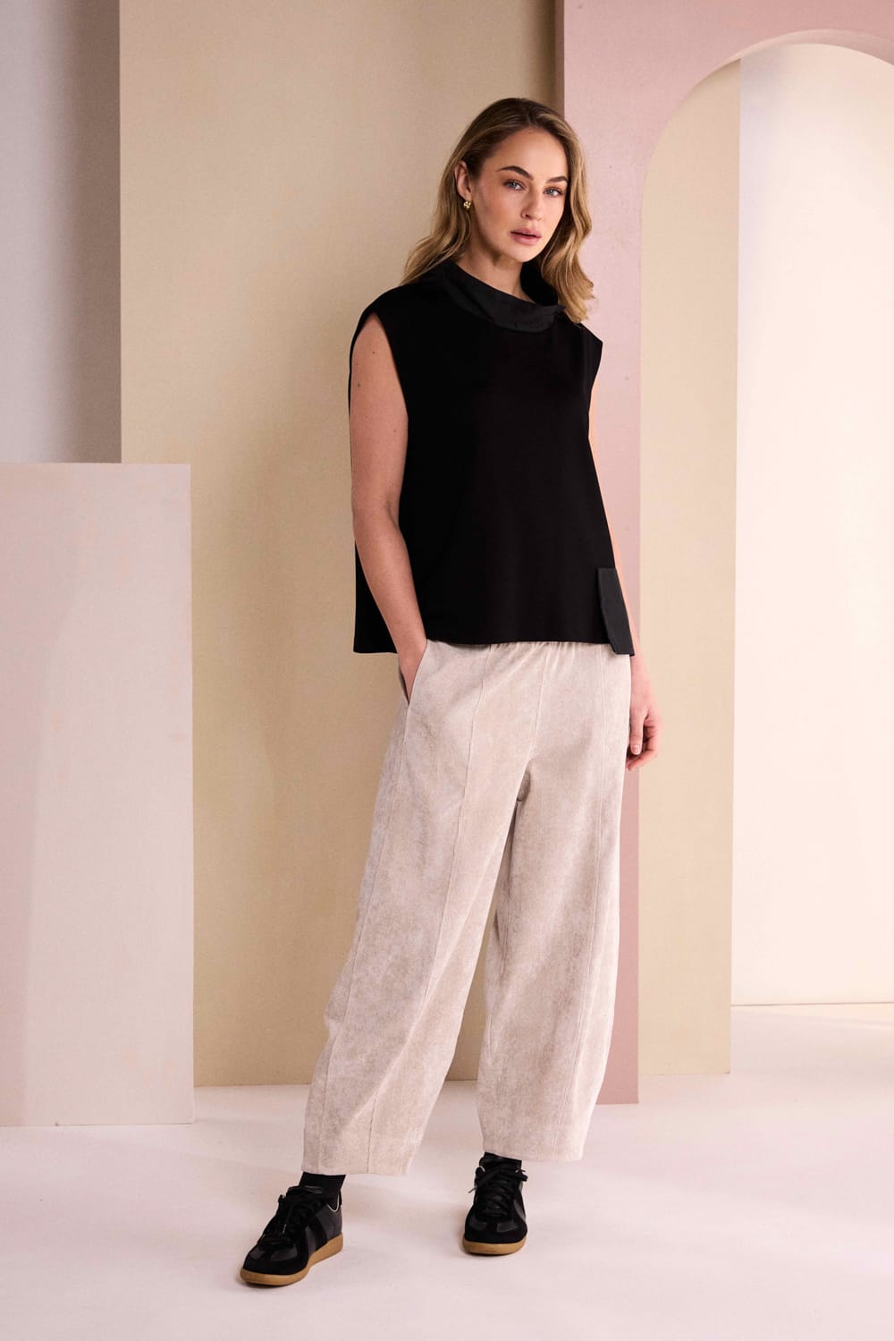 NAYA Barrel Cord Trouser