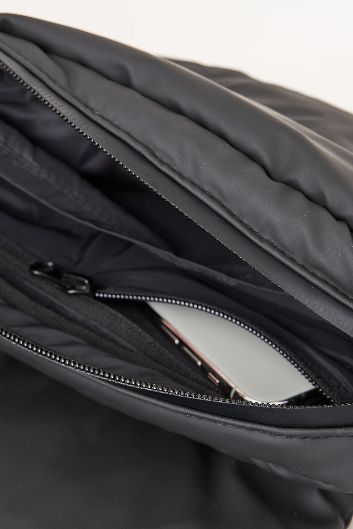 TANTÄ Rounded Waterproof Curved Bag