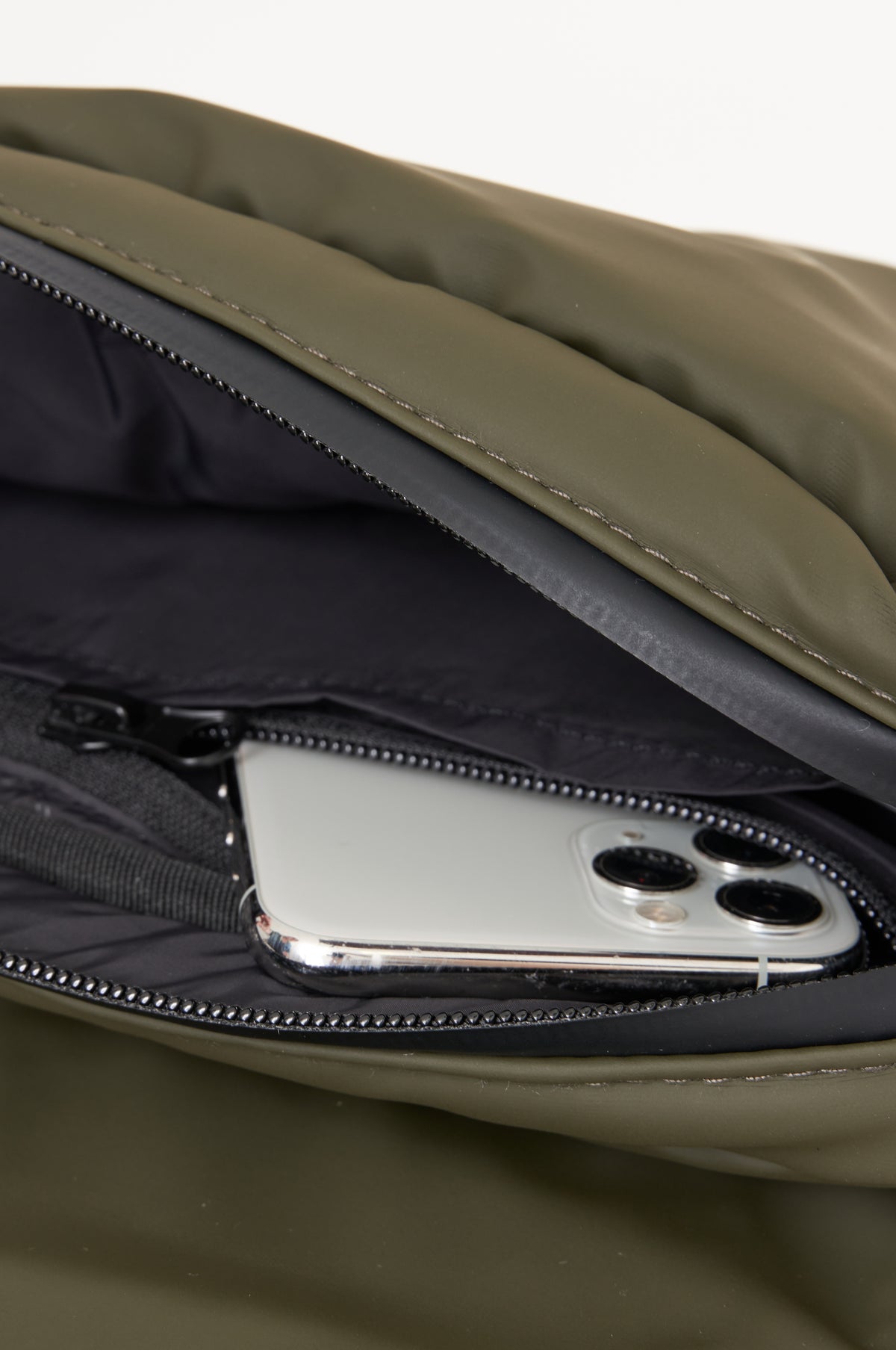 TANTÄ Rounded Waterproof Curved Bag