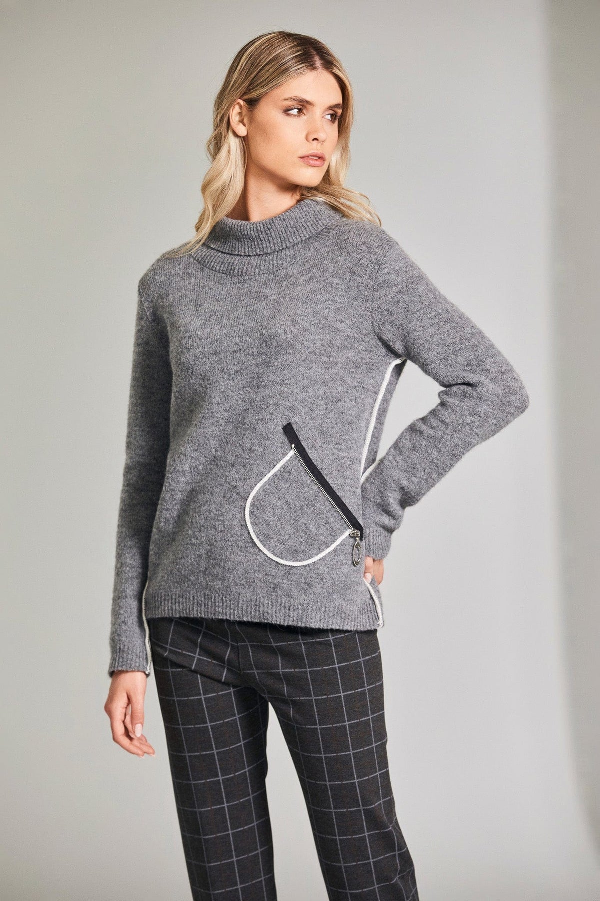 PERUZZI Contrast Seam Knit